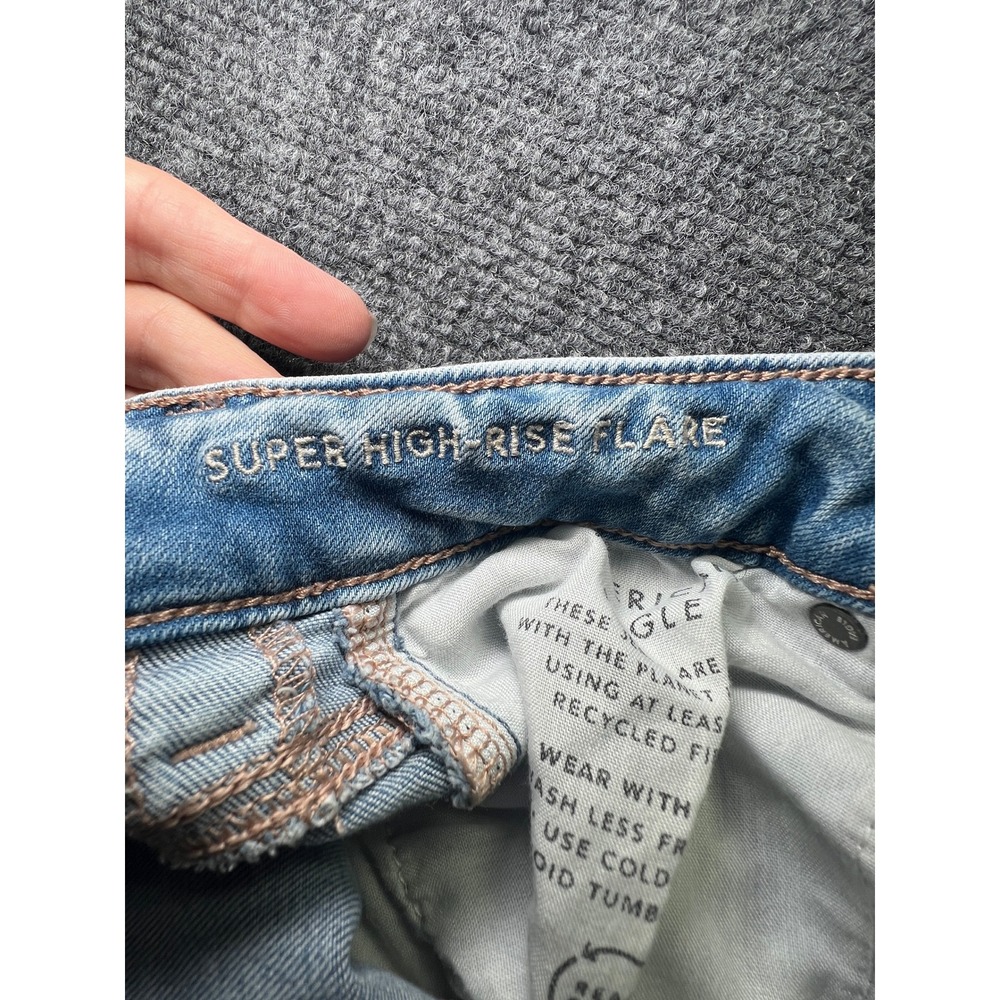 American Eagle Super High-Rise Flare Jeans Light Wash Distressed Size 4 Long - Picture 4 of 14